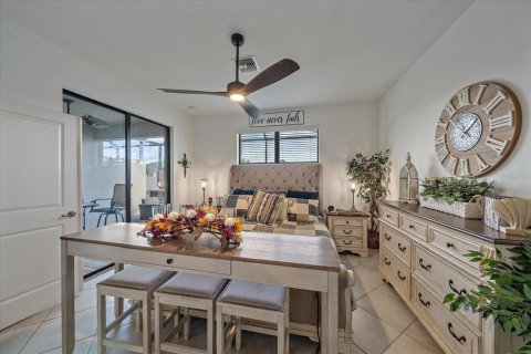House in Port Charlotte, Florida 2 bedrooms, 146.88 sq.m. № 2152341 - photo 12
