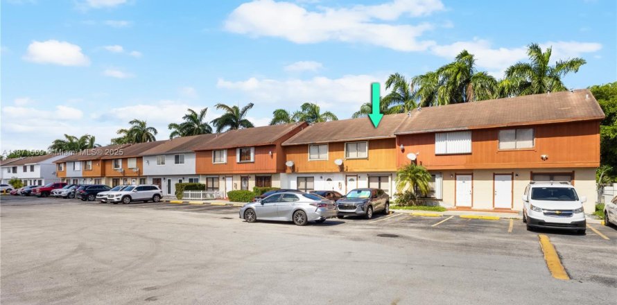Touwnhouse à Miami, Floride 2 chambres, 106.84 m2 № 1923890