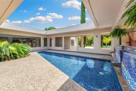 Villa ou maison à Pinecrest, Floride 6 chambres, 422.98 m2 № 2254467