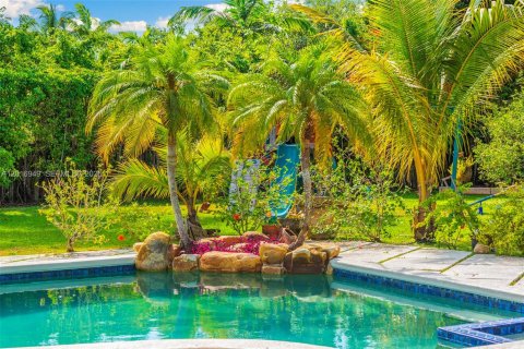 Villa ou maison à vendre à Pinecrest, Floride: 6 chambres, 422.98 m2 № 2254467 - photo 30