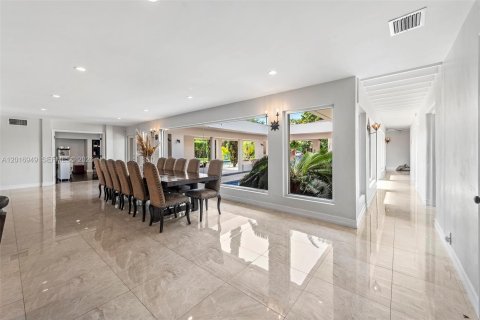 Villa ou maison à vendre à Pinecrest, Floride: 6 chambres, 422.98 m2 № 2254467 - photo 10