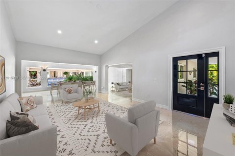 Villa ou maison à vendre à Pinecrest, Floride: 6 chambres, 422.98 m2 № 2254467 - photo 5