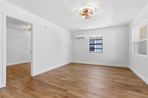 Снять в аренду квартиру в Мадейра - Бич, Флорида 4 комнаты, 51.1м2, № 2093733 - фото 14