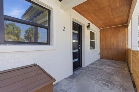 Снять в аренду квартиру в Мадейра - Бич, Флорида 4 комнаты, 51.1м2, № 2093733 - фото 5
