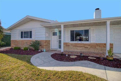 House in Hudson, Florida 2 bedrooms, 118.36 sq.m. № 2147459 - photo 8