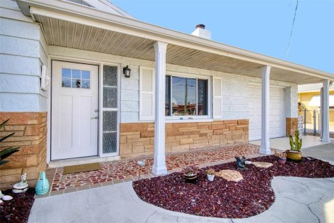 House in Hudson, Florida 2 bedrooms, 118.36 sq.m. № 2147459 - photo 9