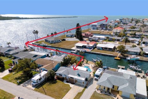 House in Hudson, Florida 2 bedrooms, 118.36 sq.m. № 2147459 - photo 4