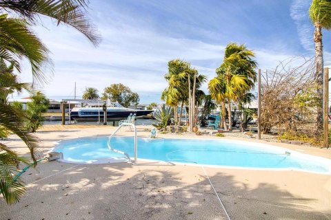 House in Hudson, Florida 2 bedrooms, 118.36 sq.m. № 2147459 - photo 7
