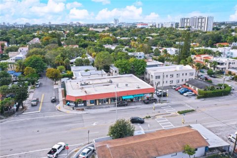 Коммерческая недвижимость в Майами, Флорида № 2040532