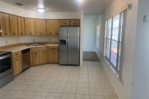 Villa ou maison à louer à Kissimmee, Floride: 4 chambres, 160.44 m2 № 2284995 - photo 3
