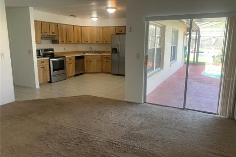 Villa ou maison à louer à Kissimmee, Floride: 4 chambres, 160.44 m2 № 2284995 - photo 4