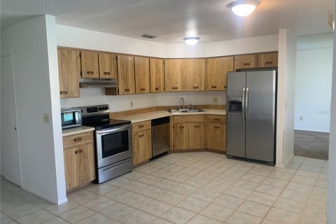 Villa ou maison à louer à Kissimmee, Floride: 4 chambres, 160.44 m2 № 2284995 - photo 2