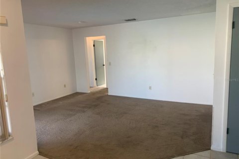 Villa ou maison à louer à Kissimmee, Floride: 4 chambres, 160.44 m2 № 2284995 - photo 10