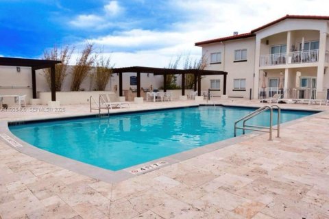 Купить кондоминиум в Дорал, Флорида 2 спальни, 112.04м2, № 1996520 - фото 27