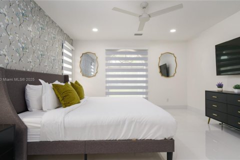 House in Plantation, Florida 7 bedrooms, 319.77 sq.m. № 1864429 - photo 21