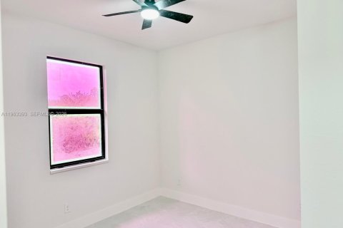 Villa ou maison à vendre à Lehigh Acres, Floride: 3 chambres, 125.79 m2 № 2026601 - photo 13