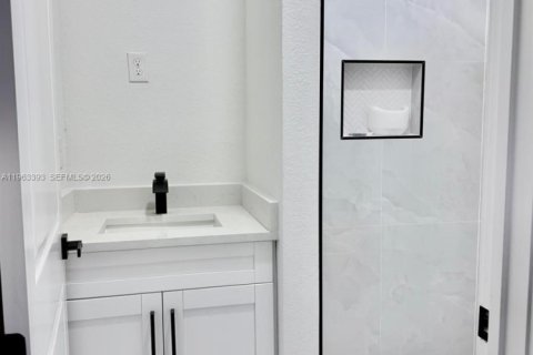 Villa ou maison à vendre à Lehigh Acres, Floride: 3 chambres, 125.79 m2 № 2026601 - photo 7