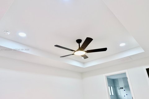 Villa ou maison à vendre à Lehigh Acres, Floride: 3 chambres, 125.79 m2 № 2026601 - photo 11