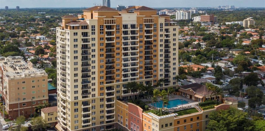 Кондоминиум с 3 спальнями в Майами, Флорида № 2049874