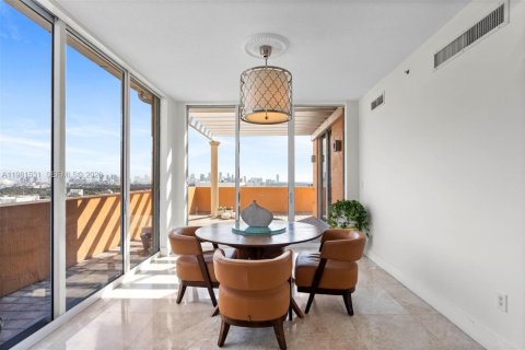 Купить кондоминиум в Майами, Флорида 3 спальни, 164.9м2, № 2049874 - фото 12