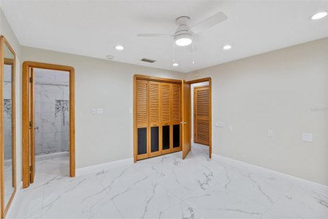 House in Merrit Island, Florida 5 bedrooms, 521.65 sq.m. № 1780817 - photo 18