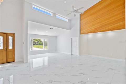 House in Merrit Island, Florida 5 bedrooms, 521.65 sq.m. № 1780817 - photo 7