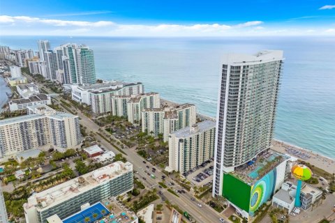 Condominio en venta en Hollywood, Florida, 2 dormitorios, 84.08 m2 № 2035173 - foto 5