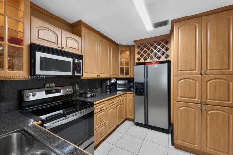 Купить виллу или дом в Хайалиа, Флорида 3 спальни, 141.21м2, № 2077366 - фото 11