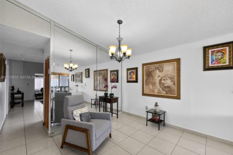 Купить виллу или дом в Хайалиа, Флорида 3 спальни, 141.21м2, № 2077366 - фото 6