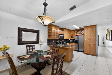 Купить виллу или дом в Хайалиа, Флорида 3 спальни, 141.21м2, № 2077366 - фото 16