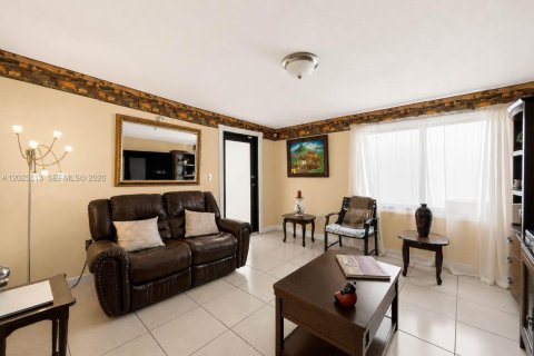 Купить виллу или дом в Хайалиа, Флорида 3 спальни, 141.21м2, № 2077366 - фото 22