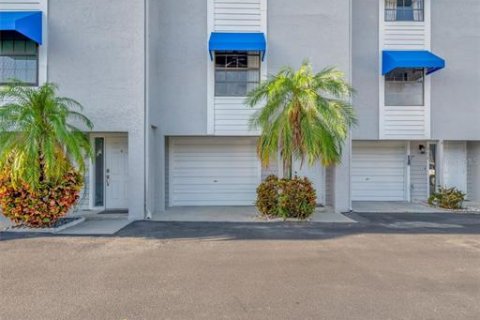 Copropriété à louer à Tierra Verde, Floride: 3 chambres, 137.03 m2 № 2406397 - photo 4