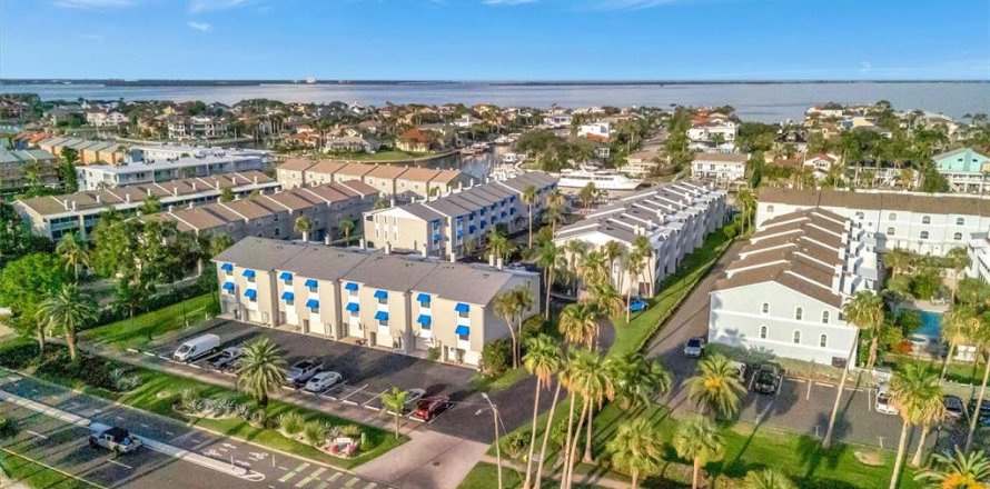 Condo à Tierra Verde, Floride, 3 chambres  № 2406397