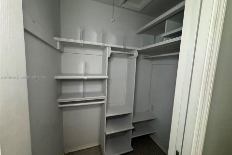 Villa ou maison à louer à Fort Lauderdale, Floride: 2 chambres, 91.51 m2 № 2431574 - photo 18