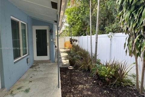 Villa ou maison à louer à Fort Lauderdale, Floride: 2 chambres, 91.51 m2 № 2431574 - photo 3