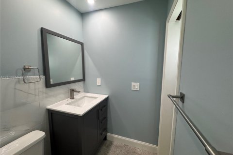 Villa ou maison à louer à Fort Lauderdale, Floride: 2 chambres, 91.51 m2 № 2431574 - photo 17