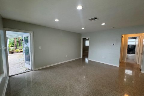 Villa ou maison à louer à Fort Lauderdale, Floride: 2 chambres, 91.51 m2 № 2431574 - photo 5