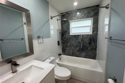 Villa ou maison à louer à Fort Lauderdale, Floride: 2 chambres, 91.51 m2 № 2431574 - photo 24
