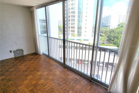 Condominio en venta en Sarasota, Florida, 2 dormitorios, 142.79 m2 № 1618778 - foto 17