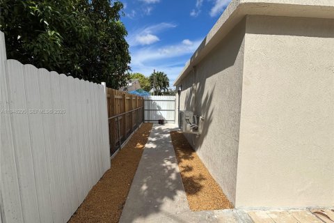 Снять в аренду коммерческую недвижимость в Хайалиа, Флорида 1 спальня, № 2004340 - фото 6