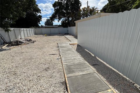 Снять в аренду коммерческую недвижимость в Хайалиа, Флорида 1 спальня, № 2004340 - фото 4