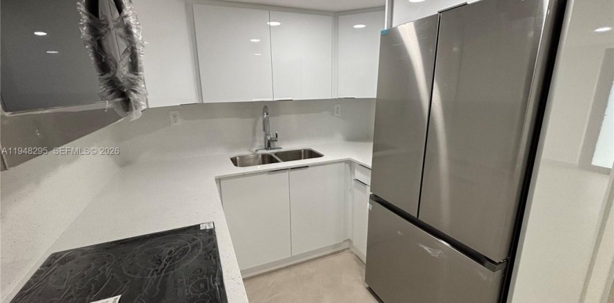 Коммерческая недвижимость в Хайалиа, Флорида 1 спальня № 2004340