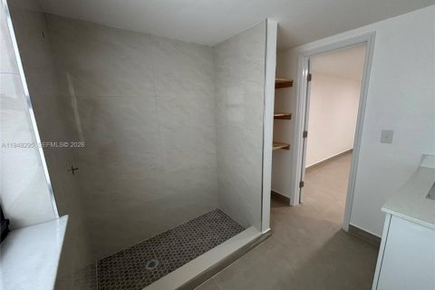 Снять в аренду коммерческую недвижимость в Хайалиа, Флорида 1 спальня, № 2004340 - фото 16