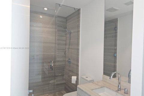 Condo in Sunny Isles Beach, Florida, 2 bedrooms № 2053121 - photo 19