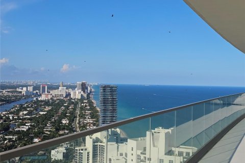 Condo in Sunny Isles Beach, Florida, 2 bedrooms № 2053121 - photo 25