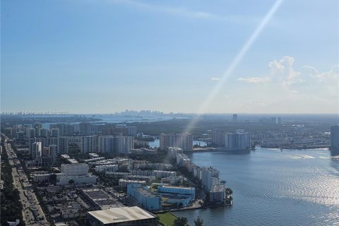 Condo in Sunny Isles Beach, Florida, 2 bedrooms № 2053121 - photo 23