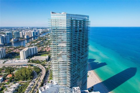 Condo in Sunny Isles Beach, Florida, 2 bedrooms  № 2053121