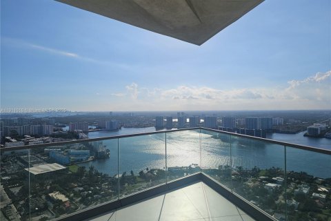 Condo in Sunny Isles Beach, Florida, 2 bedrooms № 2053121 - photo 26