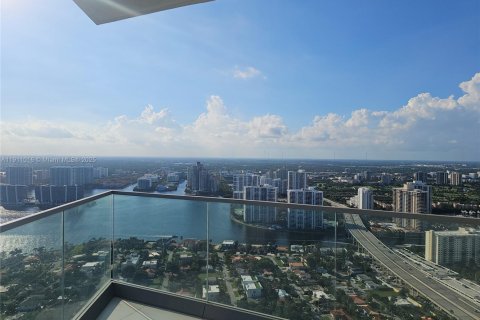 Condo in Sunny Isles Beach, Florida, 2 bedrooms № 2053121 - photo 7