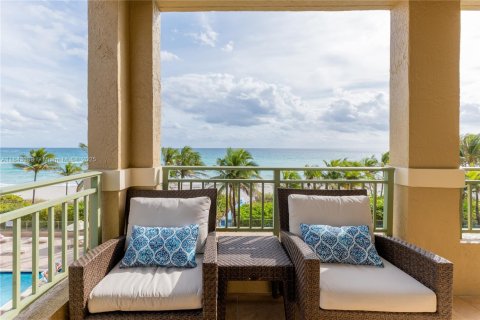 Condominio en venta en Hallandale Beach, Florida, 3 dormitorios, 137.5 m2 № 1836450 - foto 11